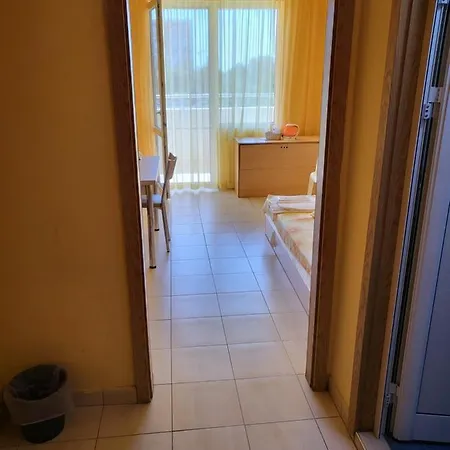 Ivaia 2 * Varna