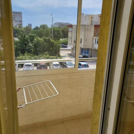 Ivaia 2 Apartment